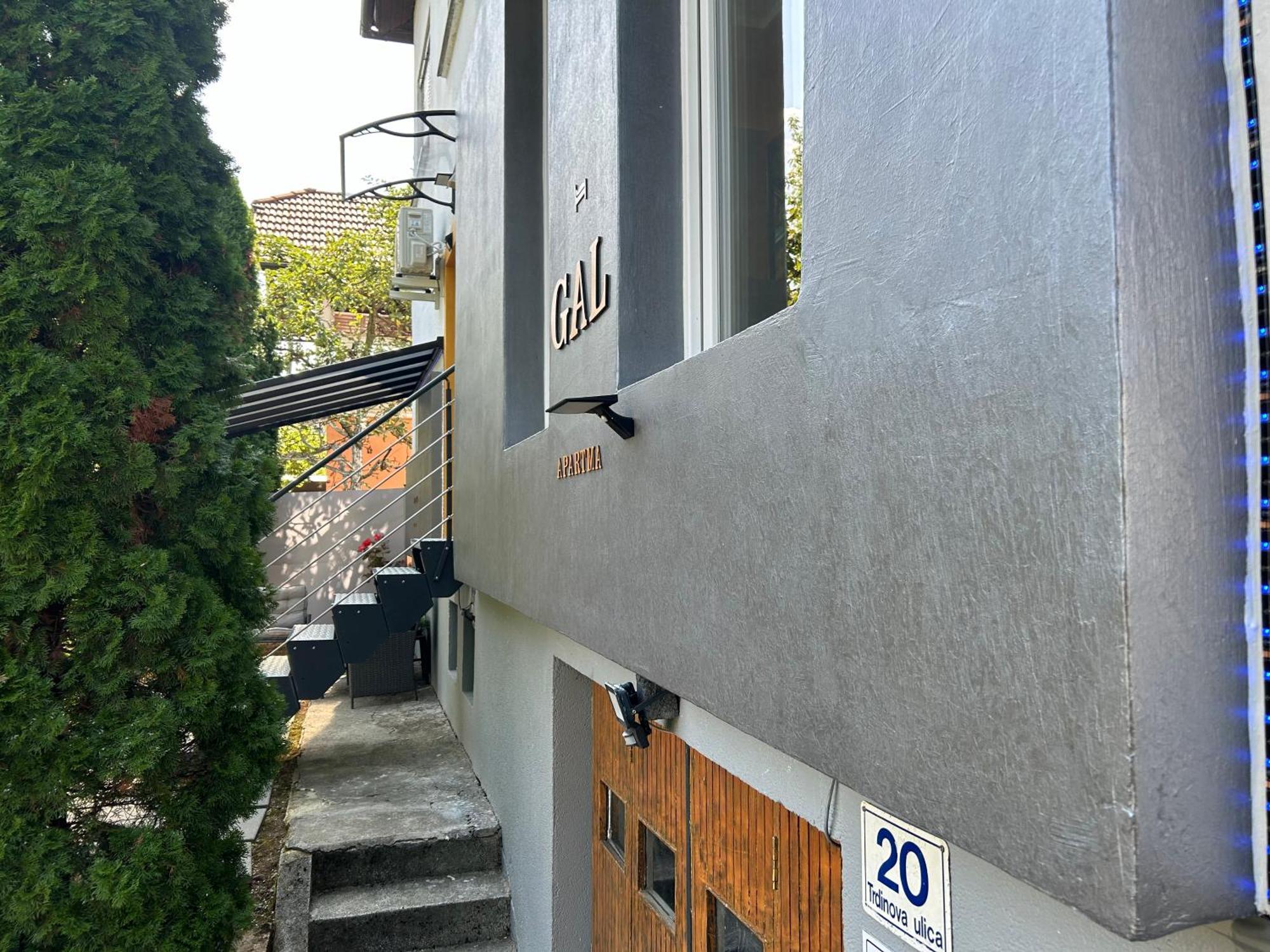 Apartment Gal Novo Mesto Bagian luar foto
